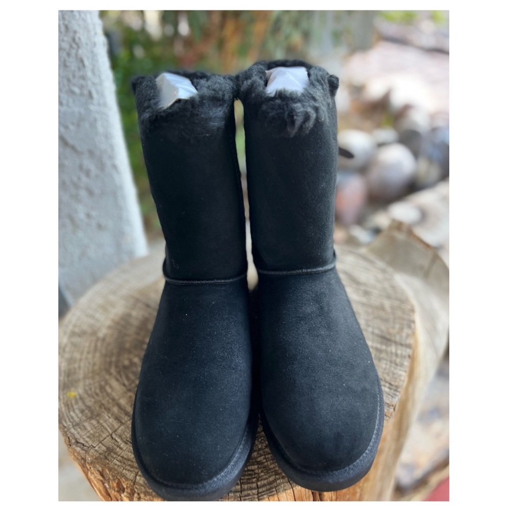 UGG SHORT CONTINUITY BOW GRAY  BLACK  BOOT  NEW IN ORIGNAL BOX - Picture 4 of 4